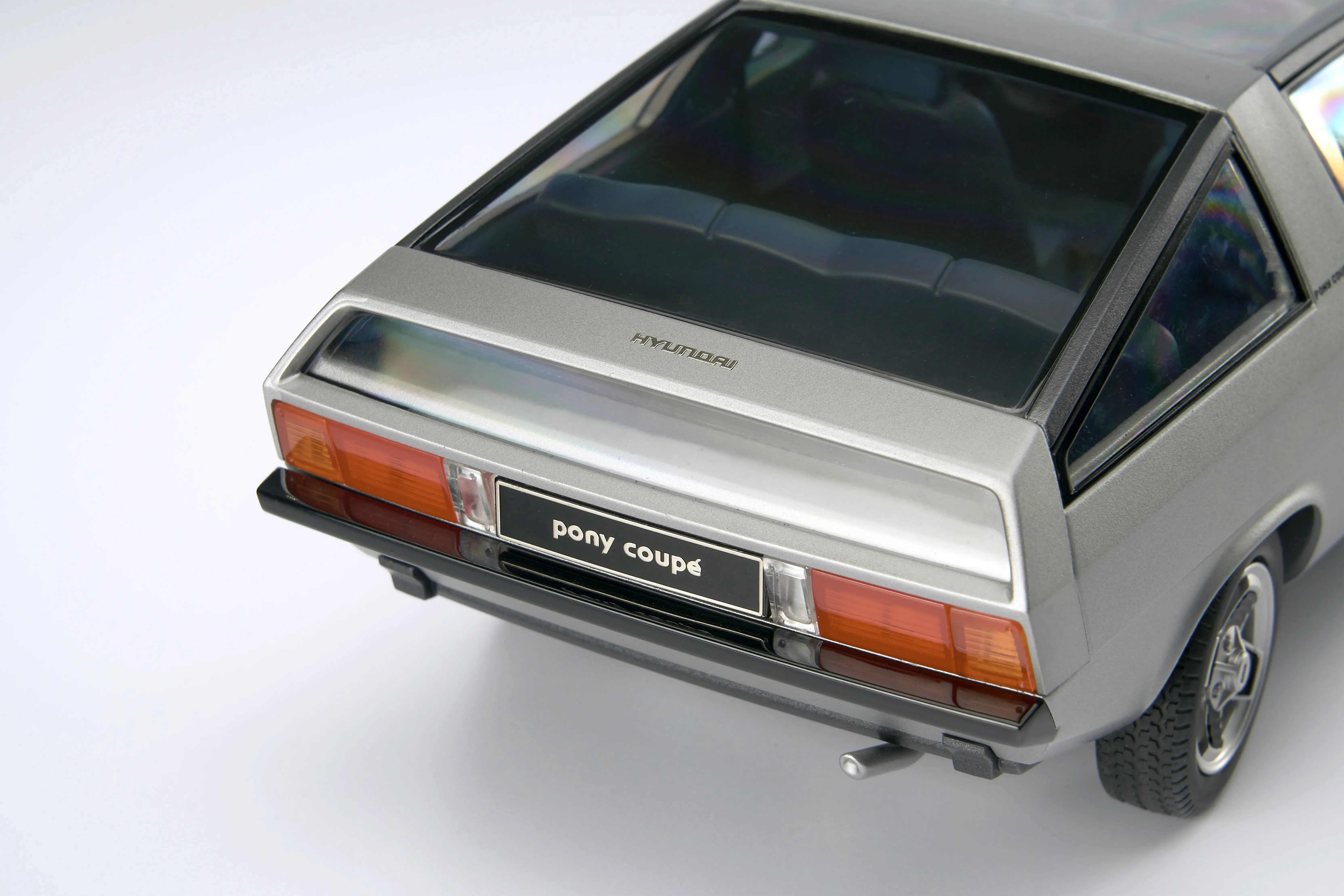 Hyundai N Vision 74와 Pony Coupe 모델 이미지 16
