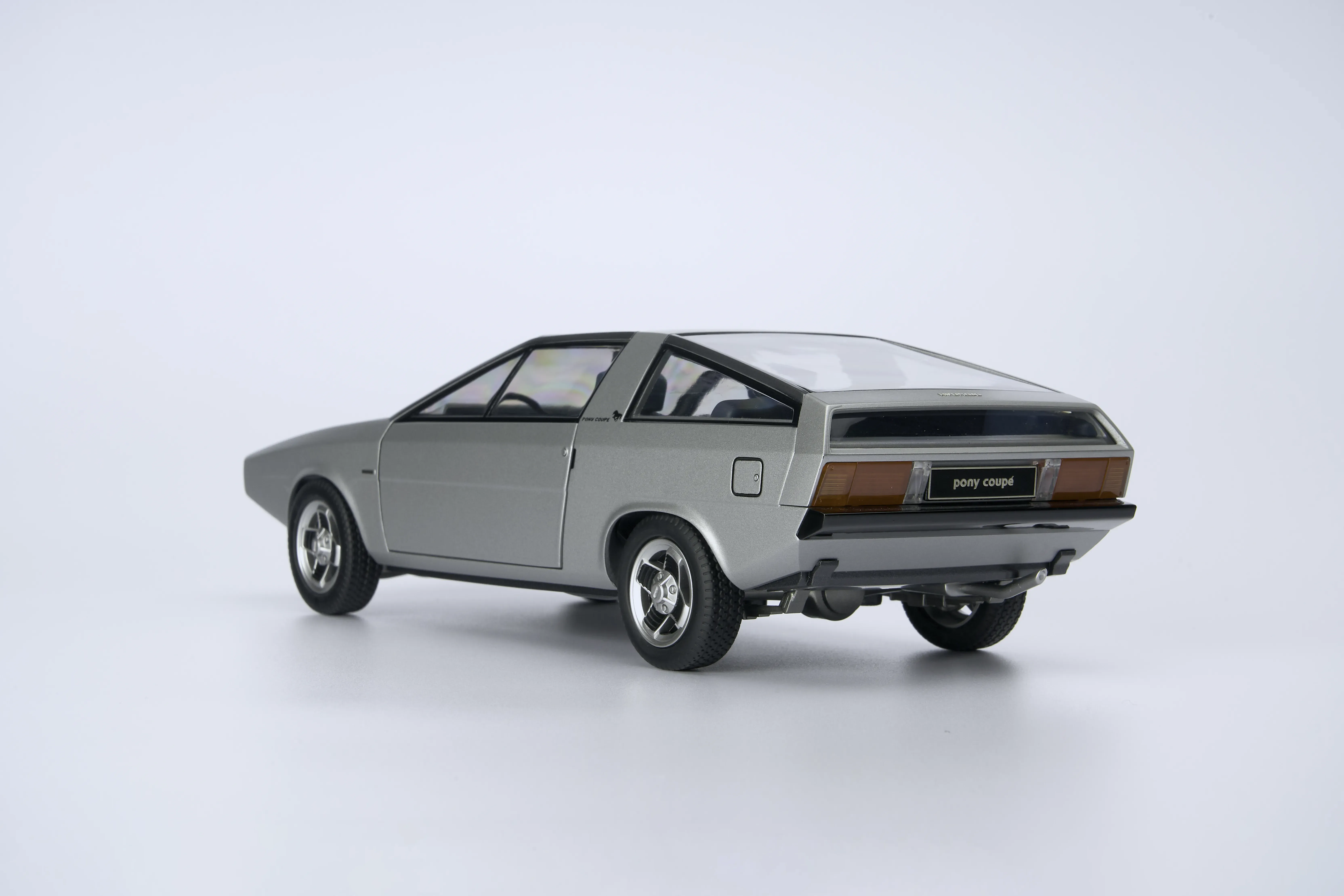 Hyundai N Vision 74와 Pony Coupe 모델 이미지 11